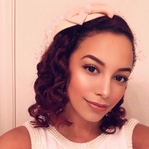 Meet your POSH AMBASSADOR, Sarah - Picture 3 of 4